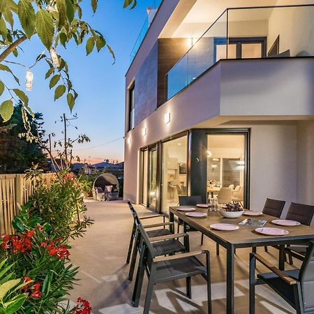 פאז'אנה Villa Elena Deluxe Mit Whirlpool Und Beheiztem Pool Am Meer Und Wunderschoenen Blick Auf Die Brijuni Inseln מראה חיצוני תמונה
