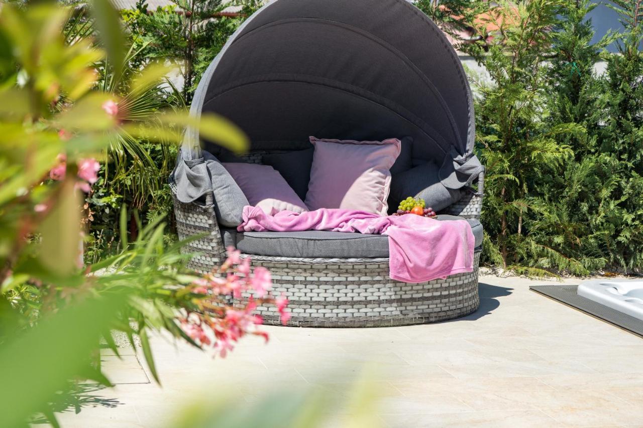 פאז'אנה Villa Elena Deluxe Mit Whirlpool Und Beheiztem Pool Am Meer Und Wunderschoenen Blick Auf Die Brijuni Inseln מראה חיצוני תמונה