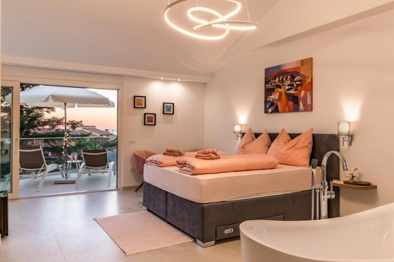 פאז'אנה Villa Elena Deluxe Mit Whirlpool Und Beheiztem Pool Am Meer Und Wunderschoenen Blick Auf Die Brijuni Inseln מראה חיצוני תמונה