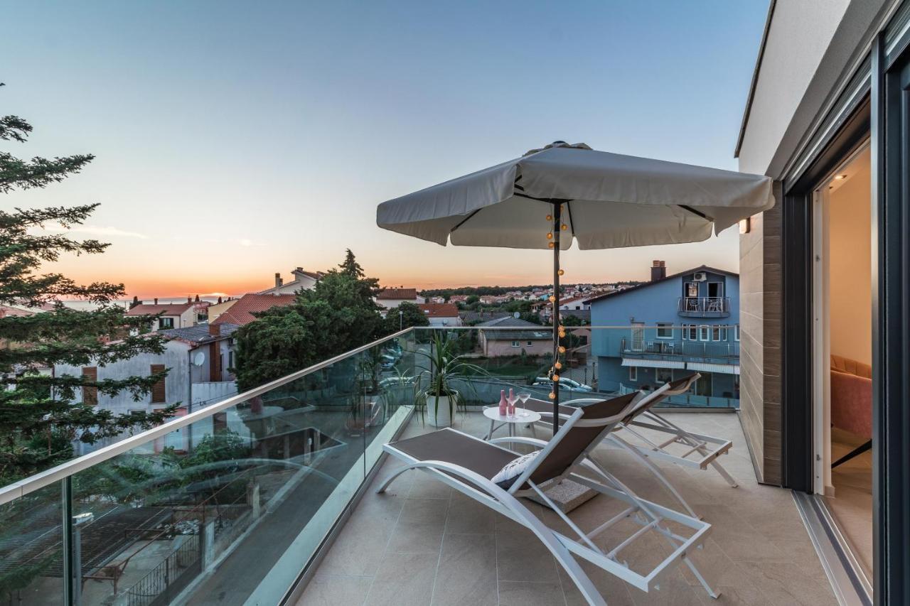 פאז'אנה Villa Elena Deluxe Mit Whirlpool Und Beheiztem Pool Am Meer Und Wunderschoenen Blick Auf Die Brijuni Inseln מראה חיצוני תמונה