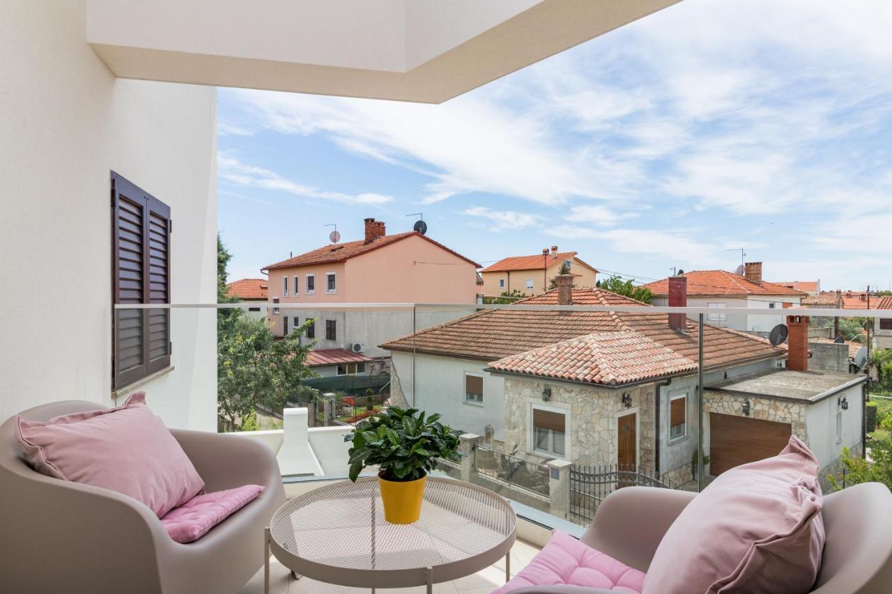 פאז'אנה Villa Elena Deluxe Mit Whirlpool Und Beheiztem Pool Am Meer Und Wunderschoenen Blick Auf Die Brijuni Inseln מראה חיצוני תמונה