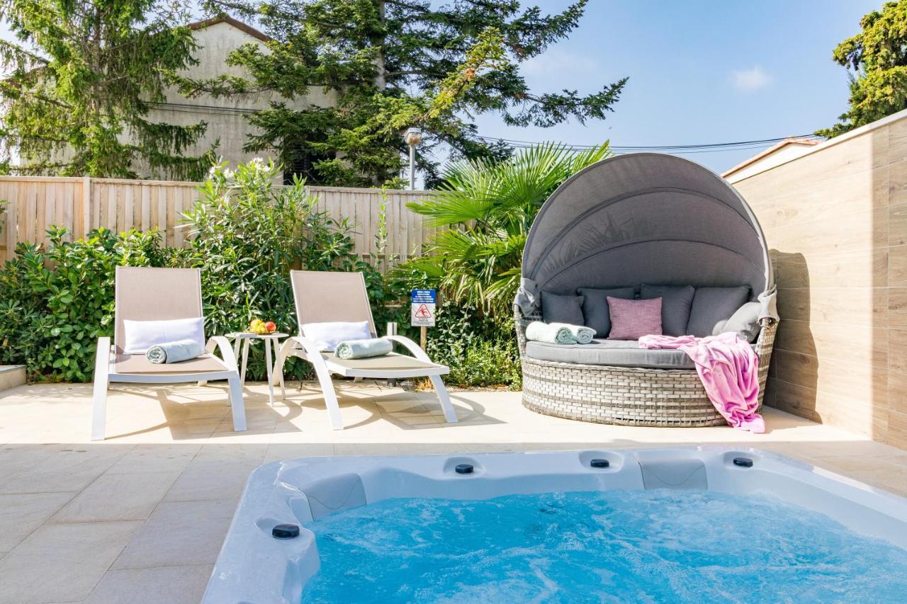פאז'אנה Villa Elena Deluxe Mit Whirlpool Und Beheiztem Pool Am Meer Und Wunderschoenen Blick Auf Die Brijuni Inseln מראה חיצוני תמונה