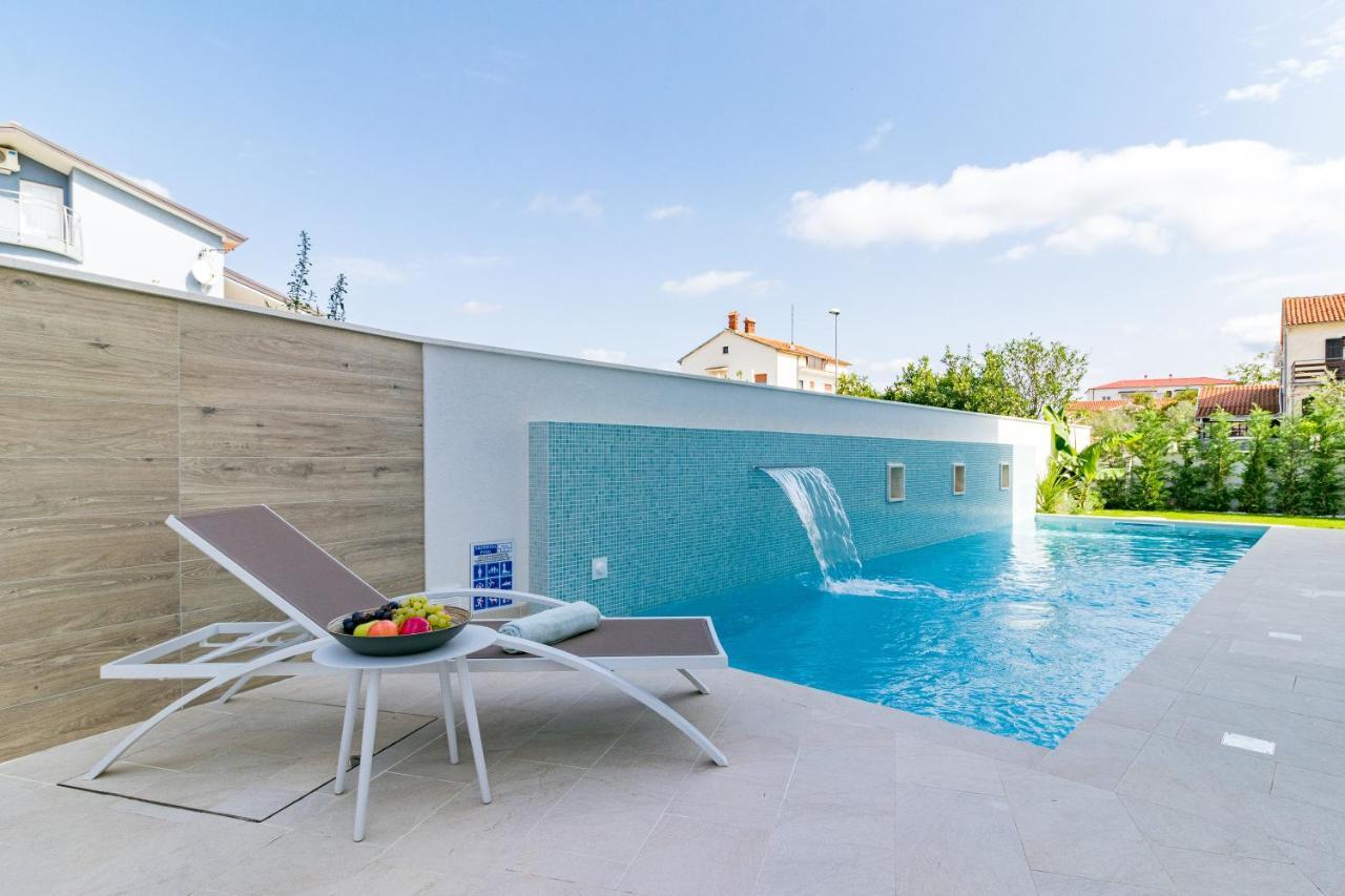 פאז'אנה Villa Elena Deluxe Mit Whirlpool Und Beheiztem Pool Am Meer Und Wunderschoenen Blick Auf Die Brijuni Inseln מראה חיצוני תמונה